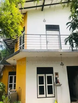 2BR Upstairs Unit for Rent in Thalahena, Malabe