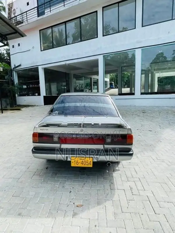 Nissan Sunny B12 1989