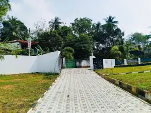 හෝකන්දර හන්දියට සමීපව අගනා නේවාසික බිම් කොටස්