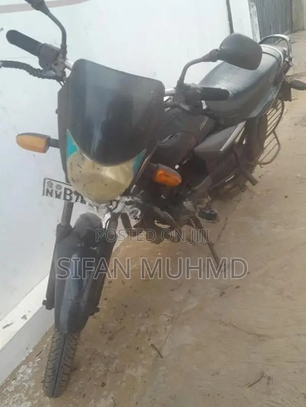 Bajaj Platina 125 2015