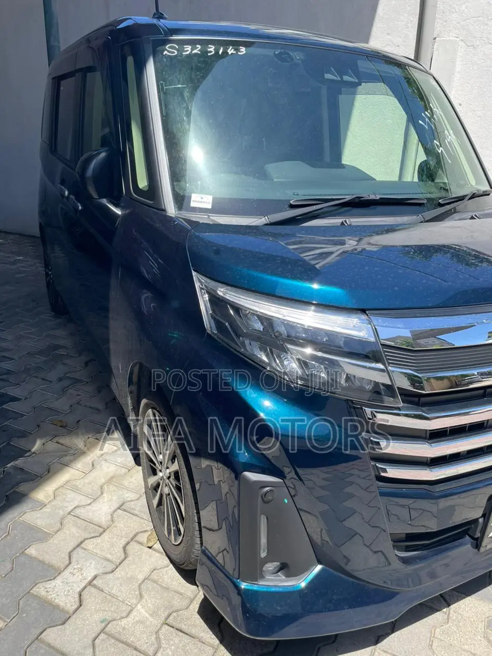 Toyota Roomy 2024 Blue