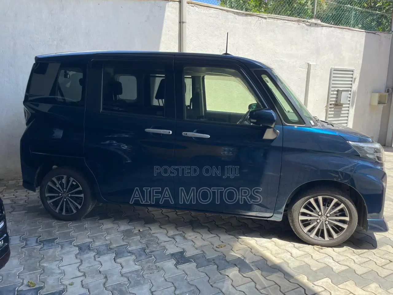 Toyota Roomy 2024 Blue