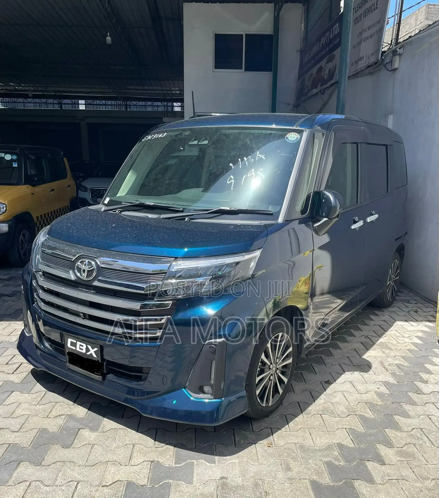 Toyota Roomy 2024 Blue