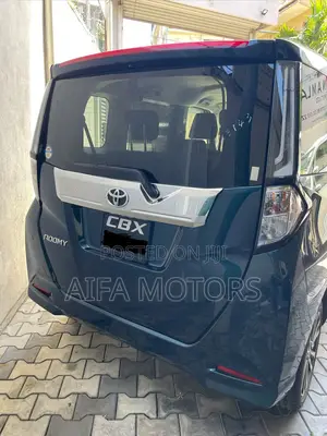Toyota Roomy 2024 Blue