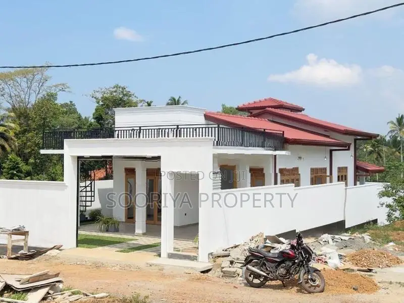 මායිමට බිත්ති නැති Brand New තනිමහල් නිවසක් විකිණීමට - Piliyandala