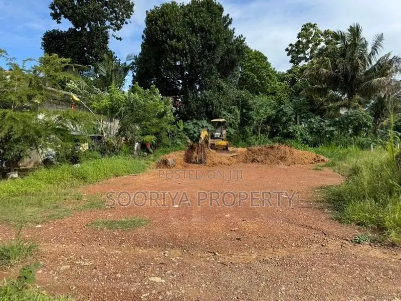 Near University Land for Sale in Moratuwa Suwarapola