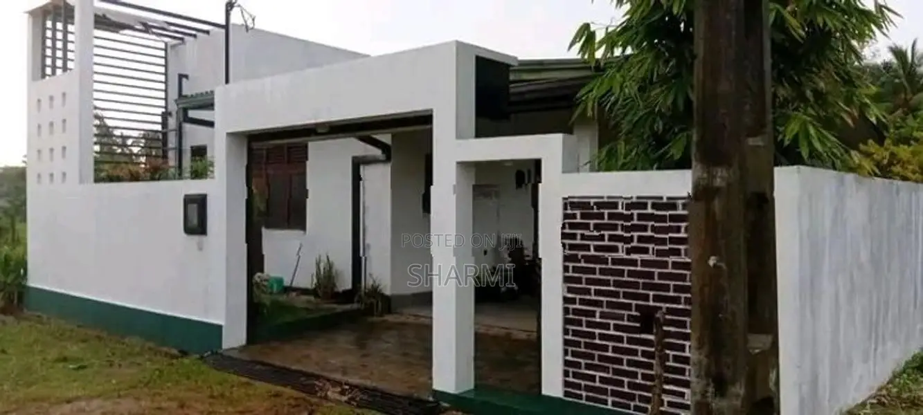 Elegant Family Home on 10 Perches in Prime Gonapola