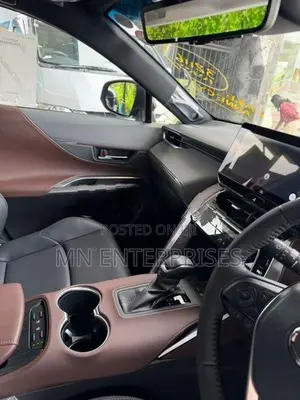 Toyota Harrier Modellista 2025