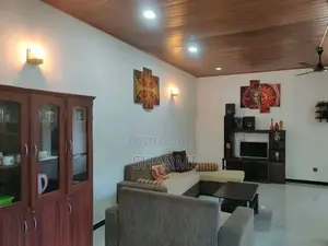 Elegant Family Home on 10 Perches in Prime Gonapola