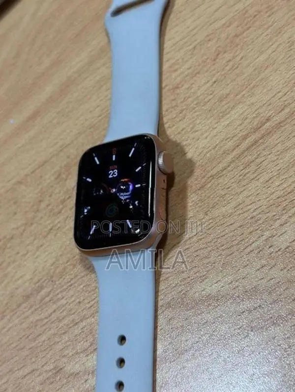 Apple iWatch SE