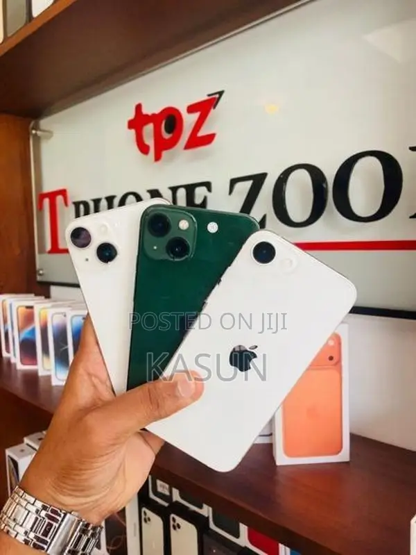 Apple iPhone 13 (Used)