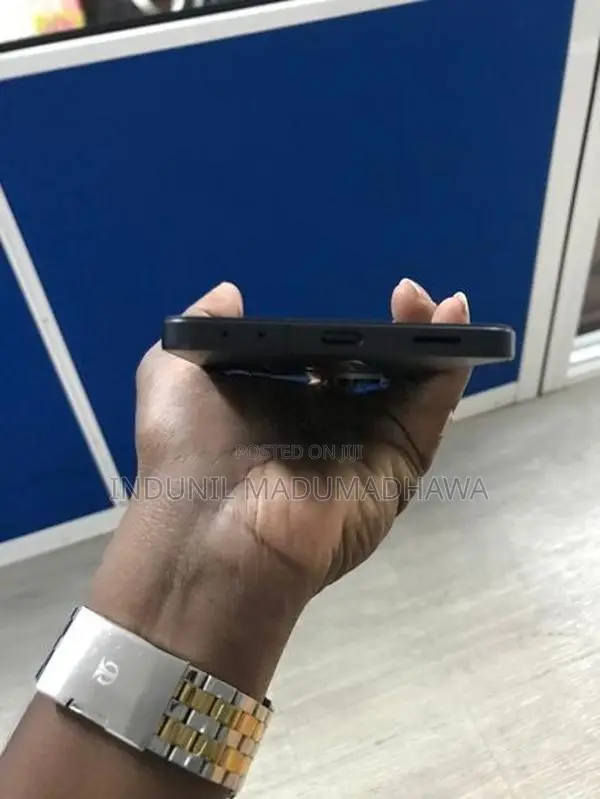 Samsung Galaxy Z Flip 7 (Used)