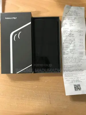 Samsung Galaxy Z Flip 7 (Used)