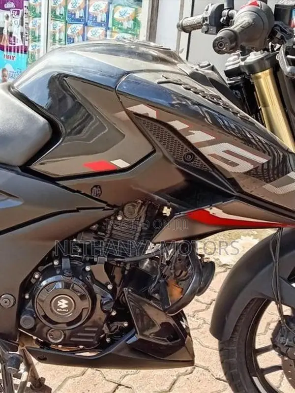 Bajaj Pulsar N160 Premium 2015