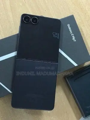 Samsung Galaxy Z Flip 7 (Used)