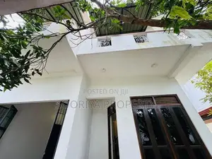 අතිනවීන සුඛෝපභෝගී දෙමහල් නිවසක් විකිණීමට ඇත - Piliyandala
