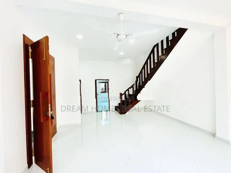 Spacious 4 Bedroom House for Sale in Kesbewa