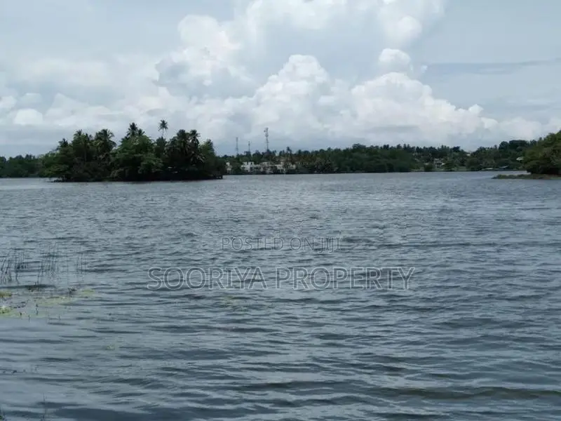 Bolgoda Lake Facing 54 Perches Land for Sale in Moratuwa