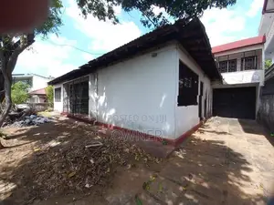 Land with Big Old House for Sale - Seneviratne Road, Hekitta, Wattala