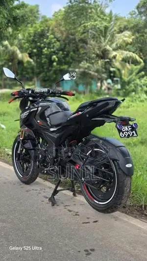 Bajaj Pulsar N160 2025