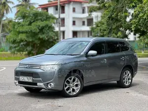 Mitsubishi Outlander 2014