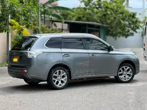 Mitsubishi Outlander 2014