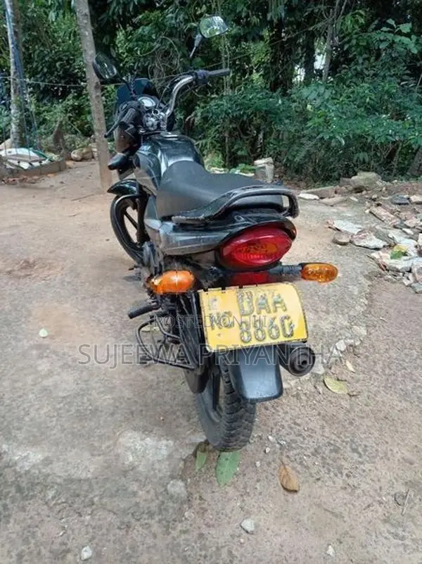 Bajaj Platina 100 2013
