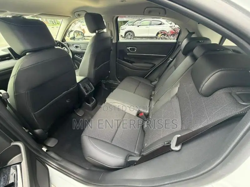 Honda Vezel Premium 2025