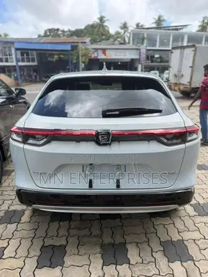 Honda Vezel Premium 2025