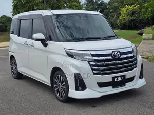 Toyota Roomy Custom GT 2025