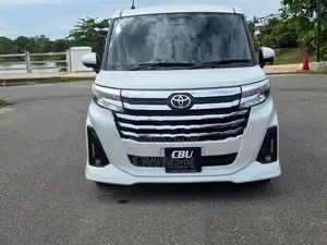 Toyota Roomy Custom GT 2025