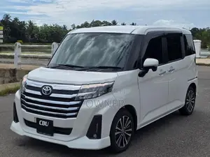 Toyota Roomy Custom GT 2025