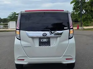 Toyota Roomy Custom GT 2025