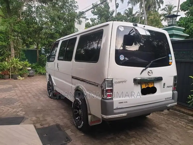 Mazda Bongo 2009