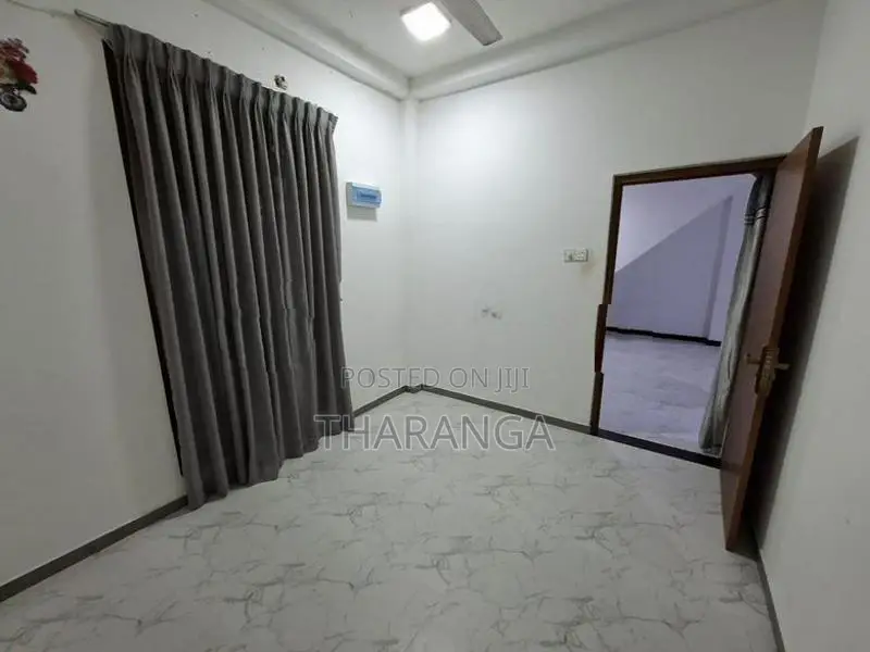 Two Story House for Sale in Rathmalana