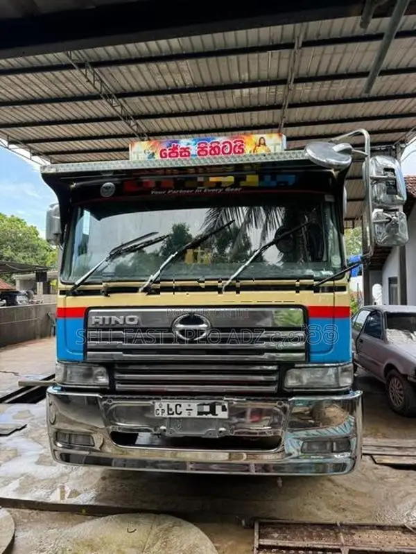 Hino Tipper 2002
