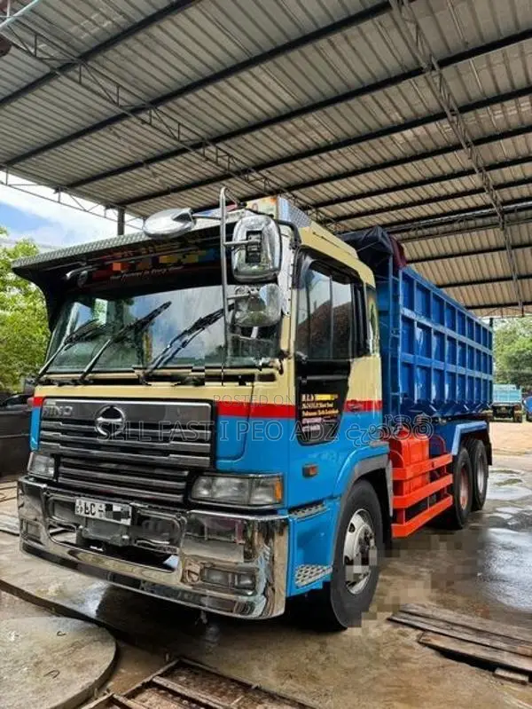 Hino Tipper 2002