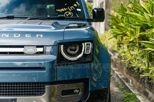 Land Rover Defender 110 P300 X Dynamic 2023