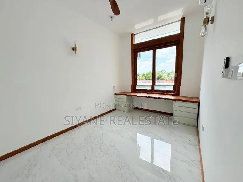 Luxury New House for Sale in Battaramulla