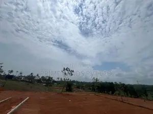 ඉඩමක් කලුතරින්