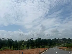 ඉඩමක් කලුතරින්