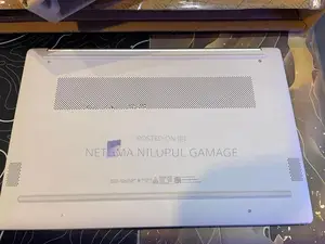 HP 15-fc0266au AMD Ryzen 5 12GB SSD 8GB DDR5