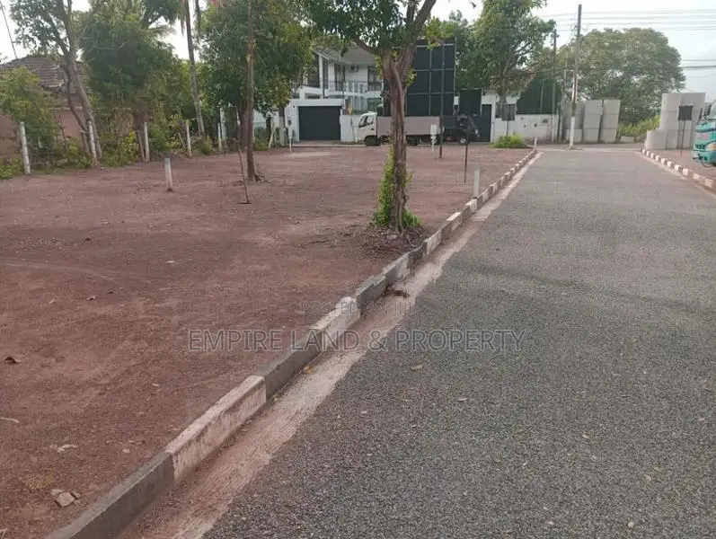 Super Luxury Land for Sale in Piliyandala Batakeththara