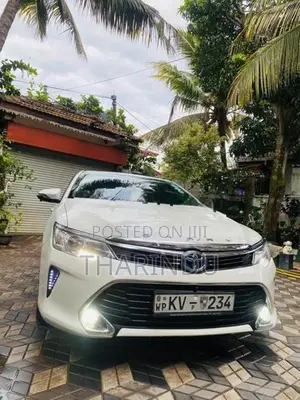 Toyota Camry AVV50 2011
