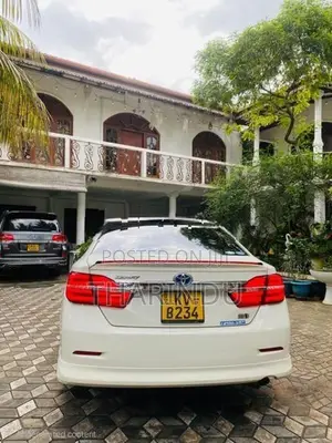 Toyota Camry AVV50 2011