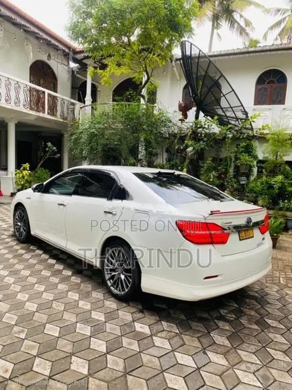 Toyota Camry AVV50 2011