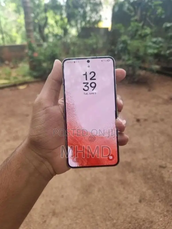 Samsung Galaxy S22 256GB (Used)