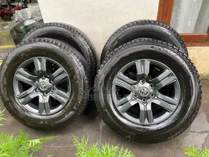 17 Inch Alloy Wheel Set with Tyres