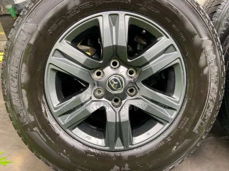 17 Inch Alloy Wheel Set with Tyres