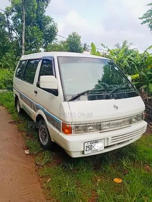 Nissan Largo 1993